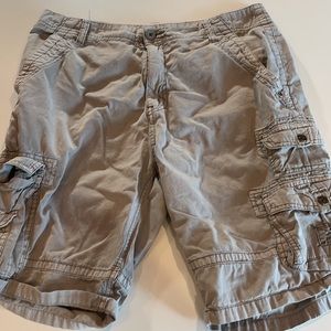 Men’s cargo shorts